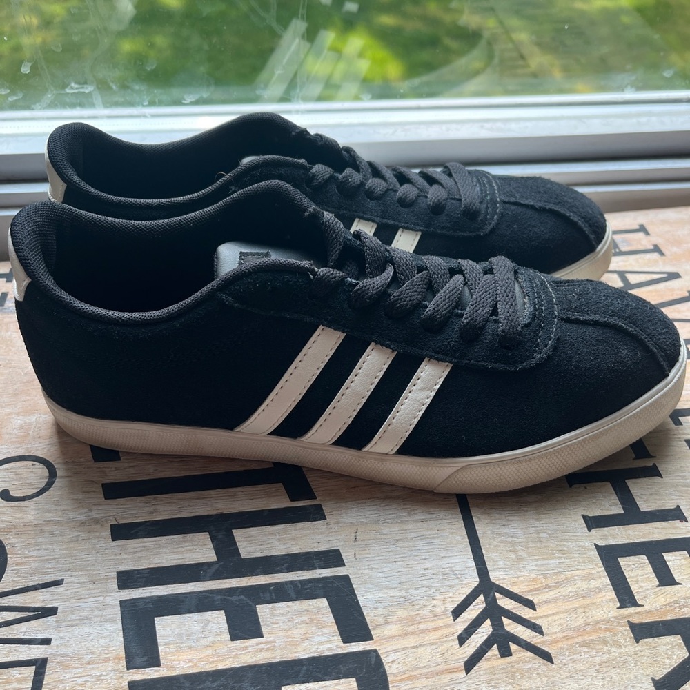 Adidas Black and Cream Sneakers Sleek Design - Picture 2 of 6